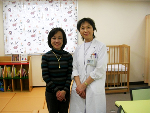慶應病院三四会の佐藤美奈子先生が来院し、クローバーを見学されました。
