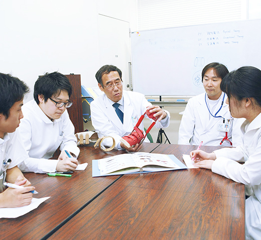 獨協医科大学リハビリテーション科では、リハビリテーション医学を学ぶ意欲のある方を積極的に受け入れています。